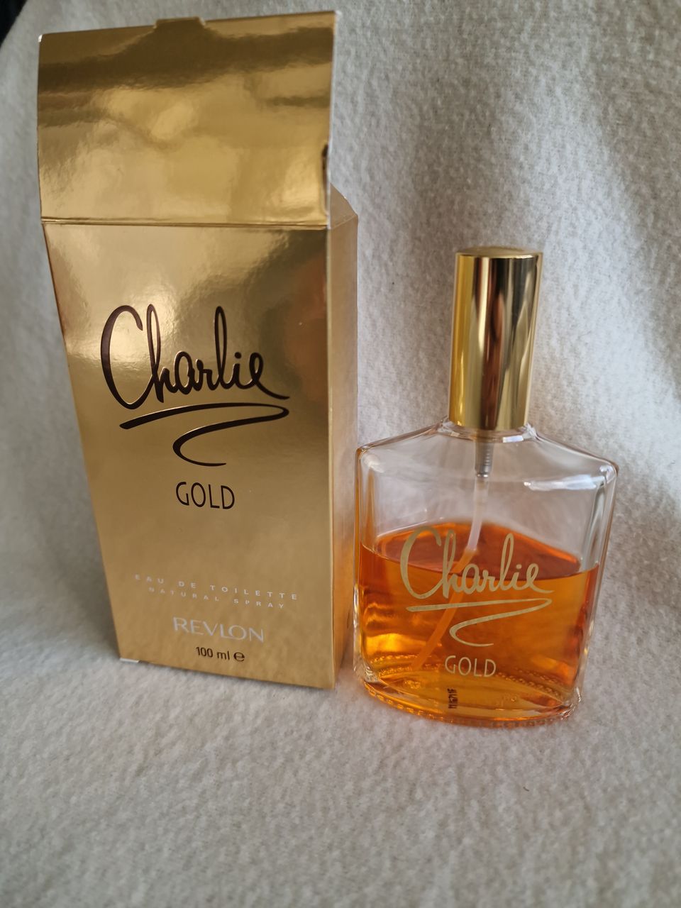 Revlon Charlie Gold tuoksu