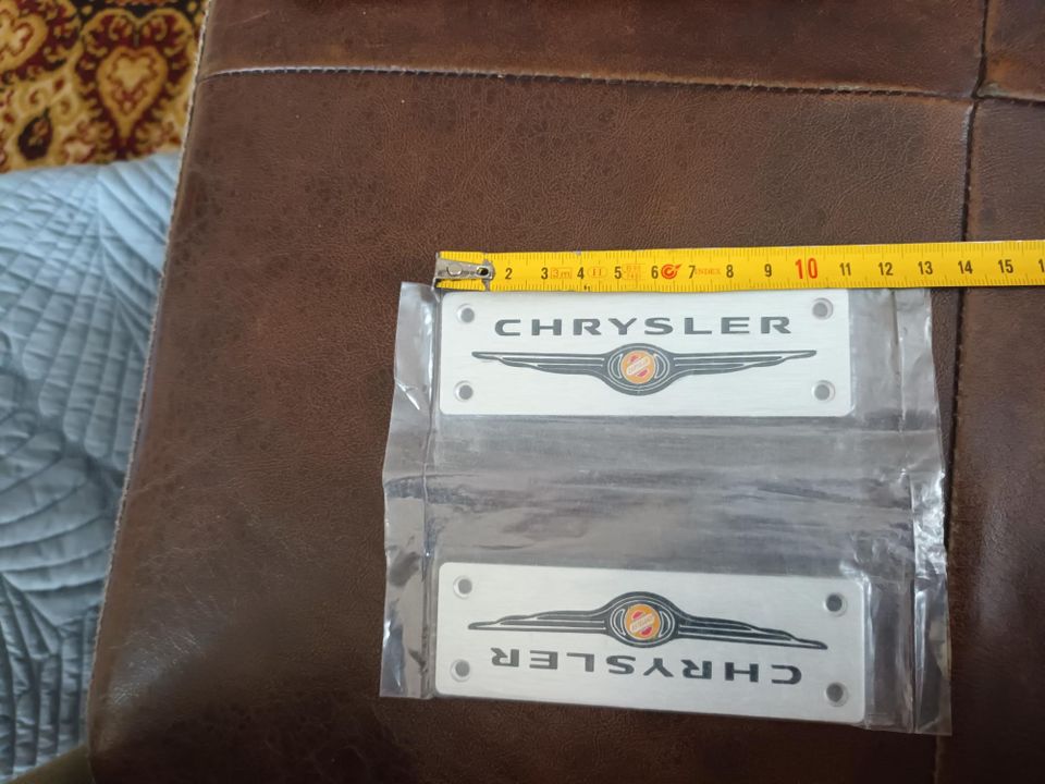 Chrysler Metallisia merkkejä
