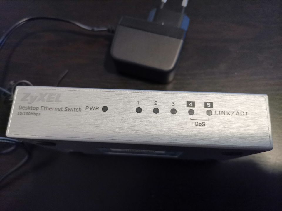 ZyXEL ES-105A on 5-porttinen 10/100 Mpbs Ethernet-kytkin,
