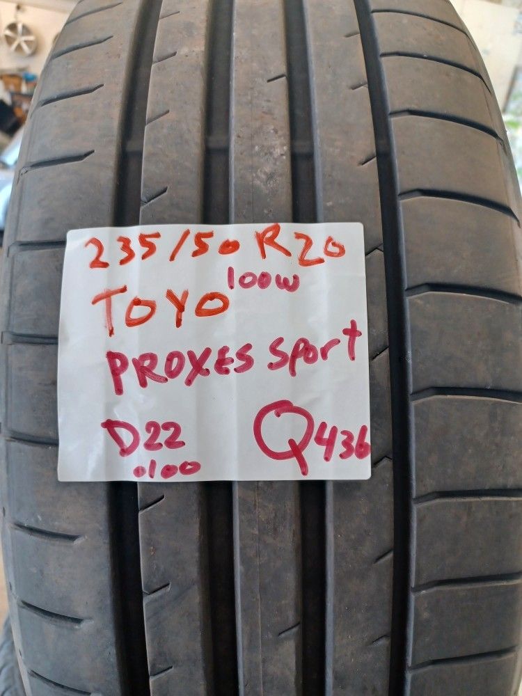 Kesärenkaat 235/50R20 toyo Q436