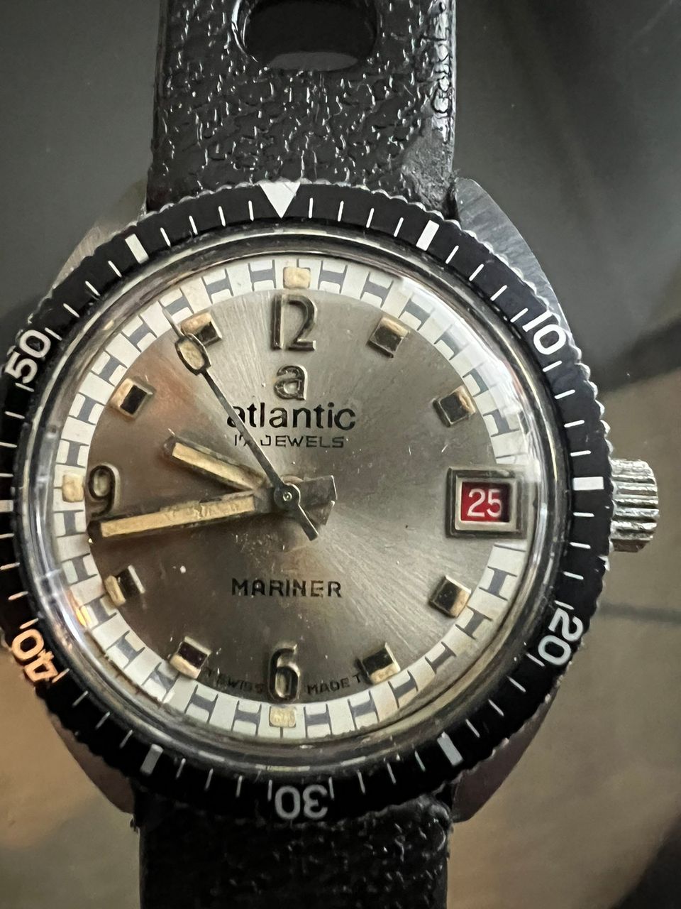 Atlantic Mariner New Old Stock SMALL Diver's mechanical vintage watch NOS