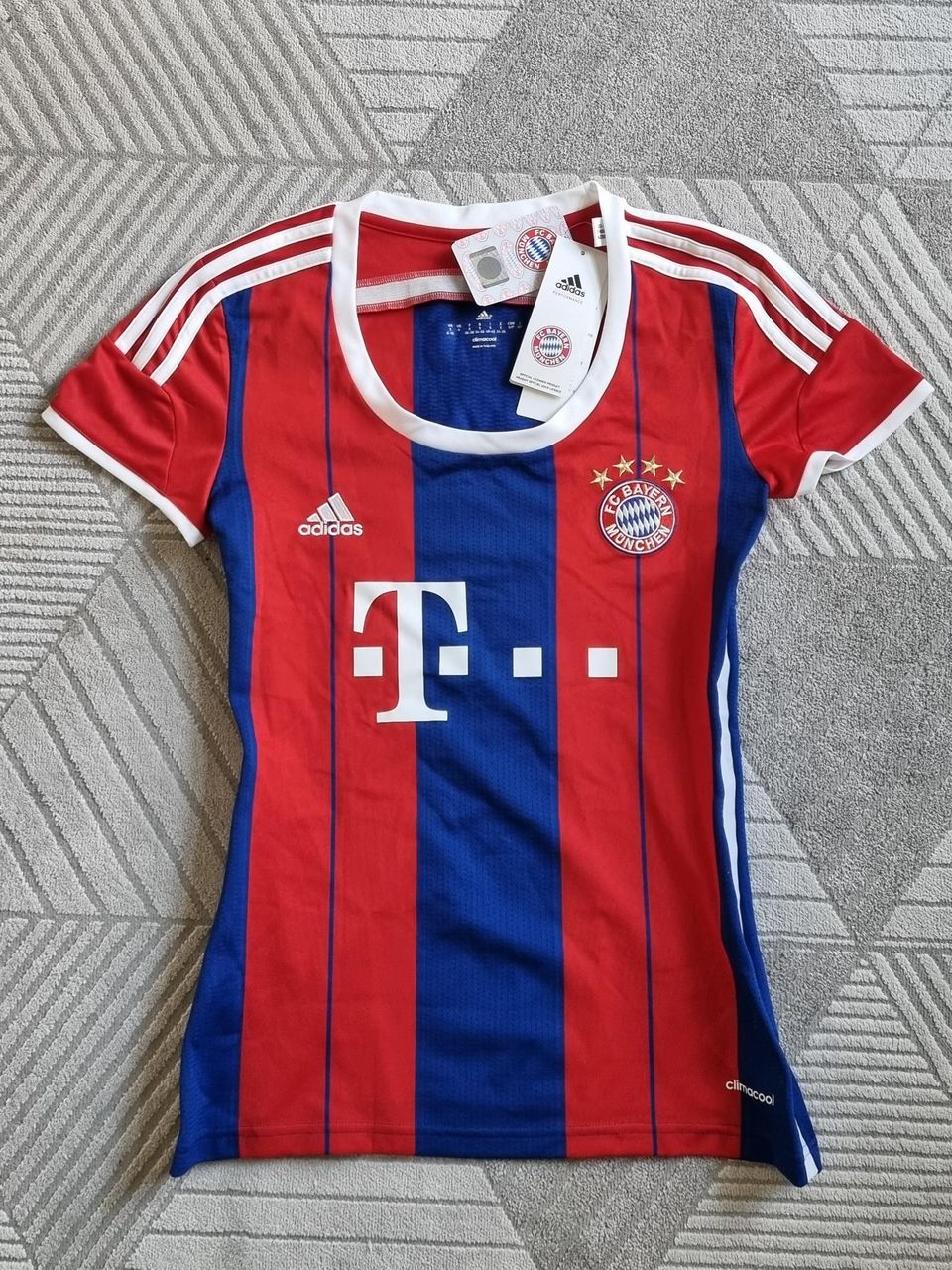 FC Bayern Munchen naisten jalkapallon paita S