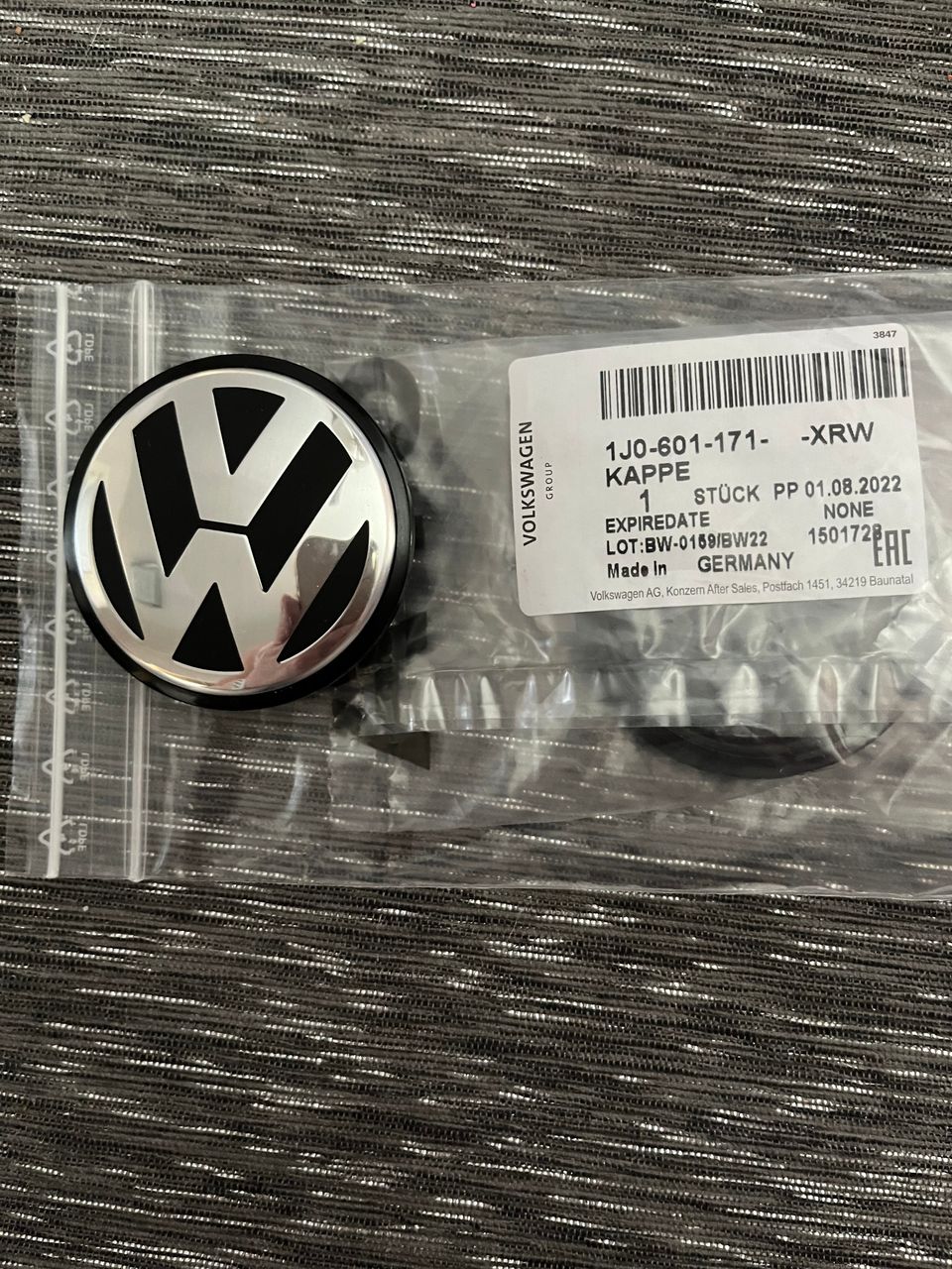 Alkuperäiset VW vanteen keskiömerkit