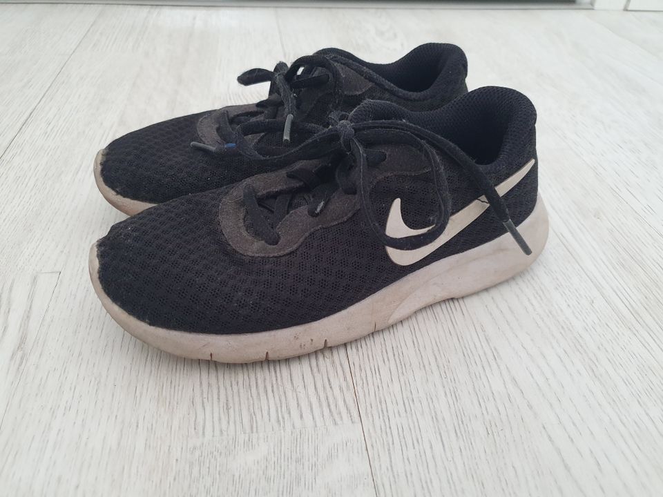 Nike lenkkarit 31,5