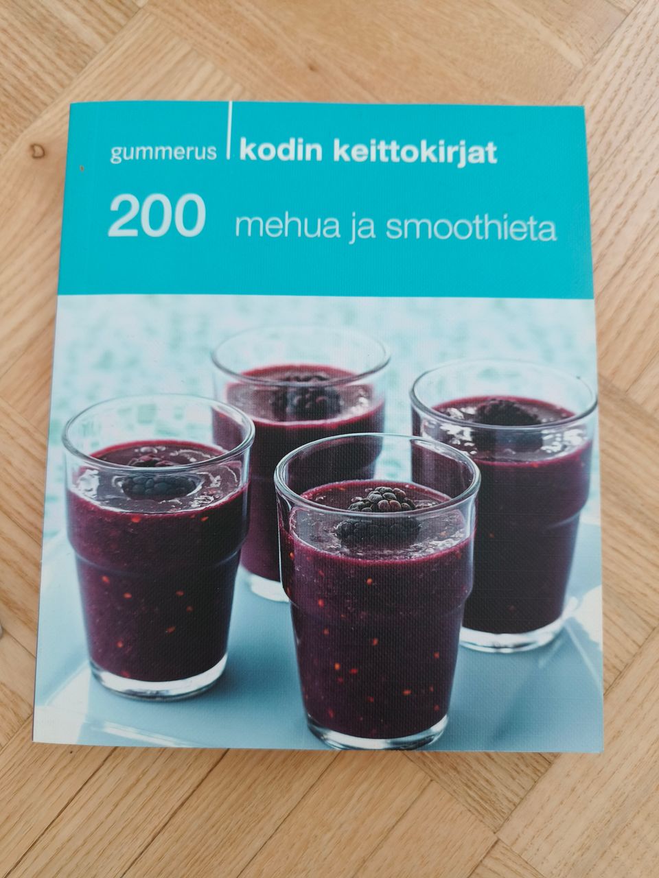 200 mehua ja smoothieta