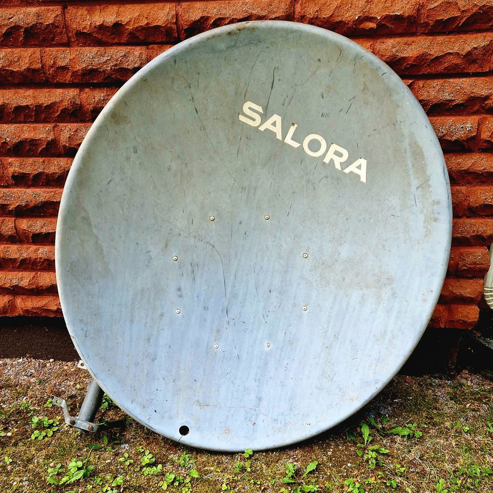 Salora satelliittiantenni ja viritin