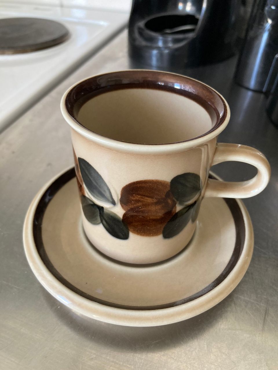 Arabia Ruija-sarjan kahvikuppi ja aluslautanen