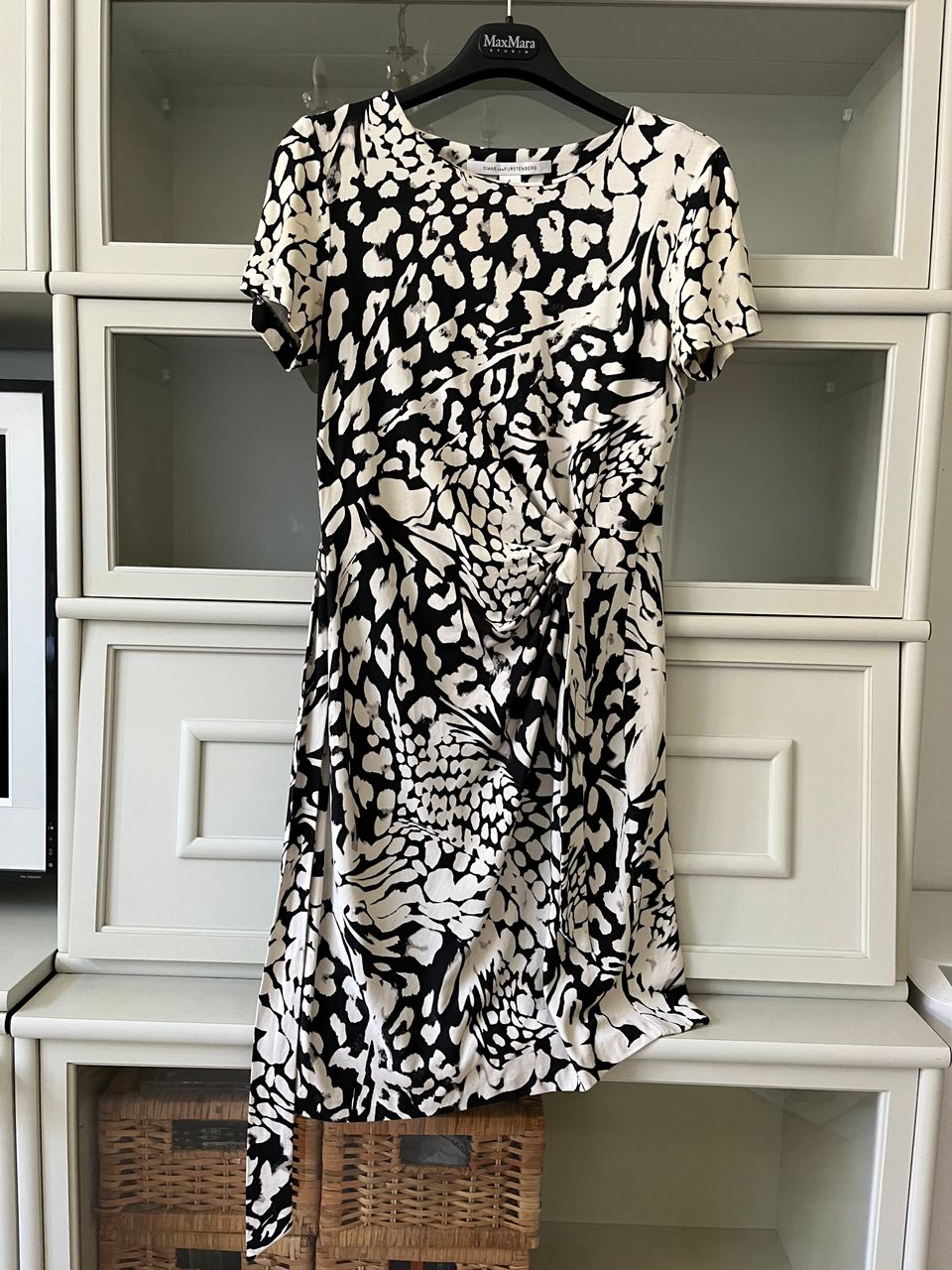 Diane von Furstenberg silkkimekko