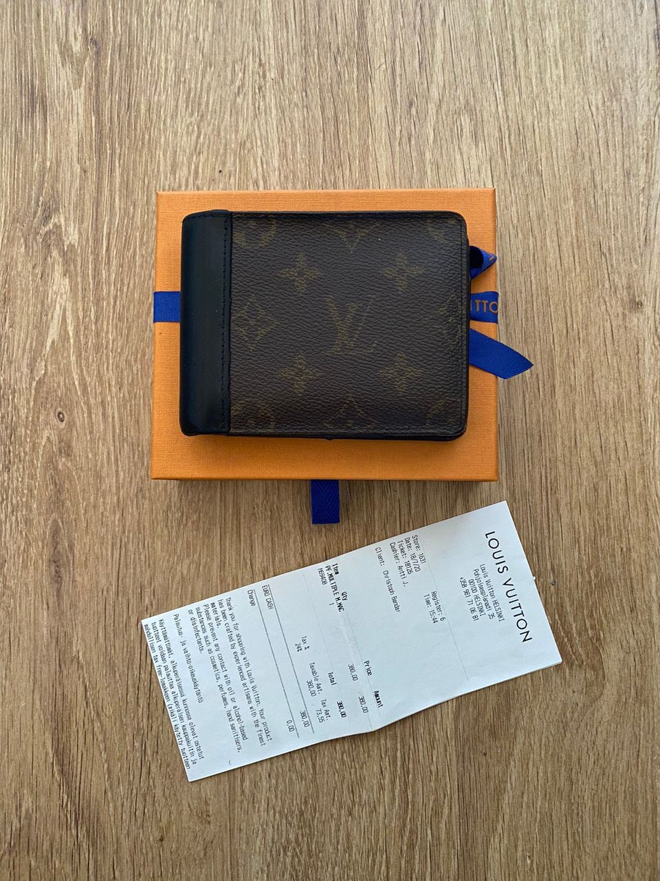 Louis Vuitton multiple lompakko