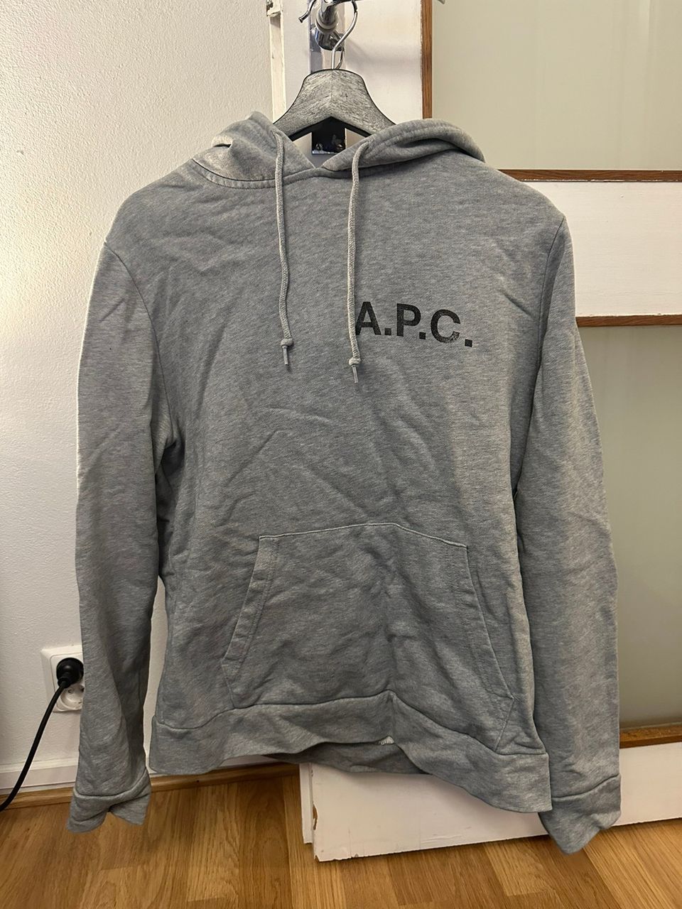 A.P.C. huppari