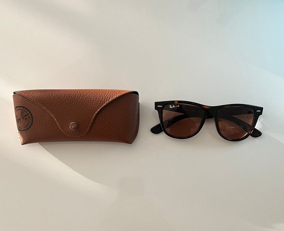 Ray-Ban Wayfarer RB2140. Koko 54, väri ruskea.