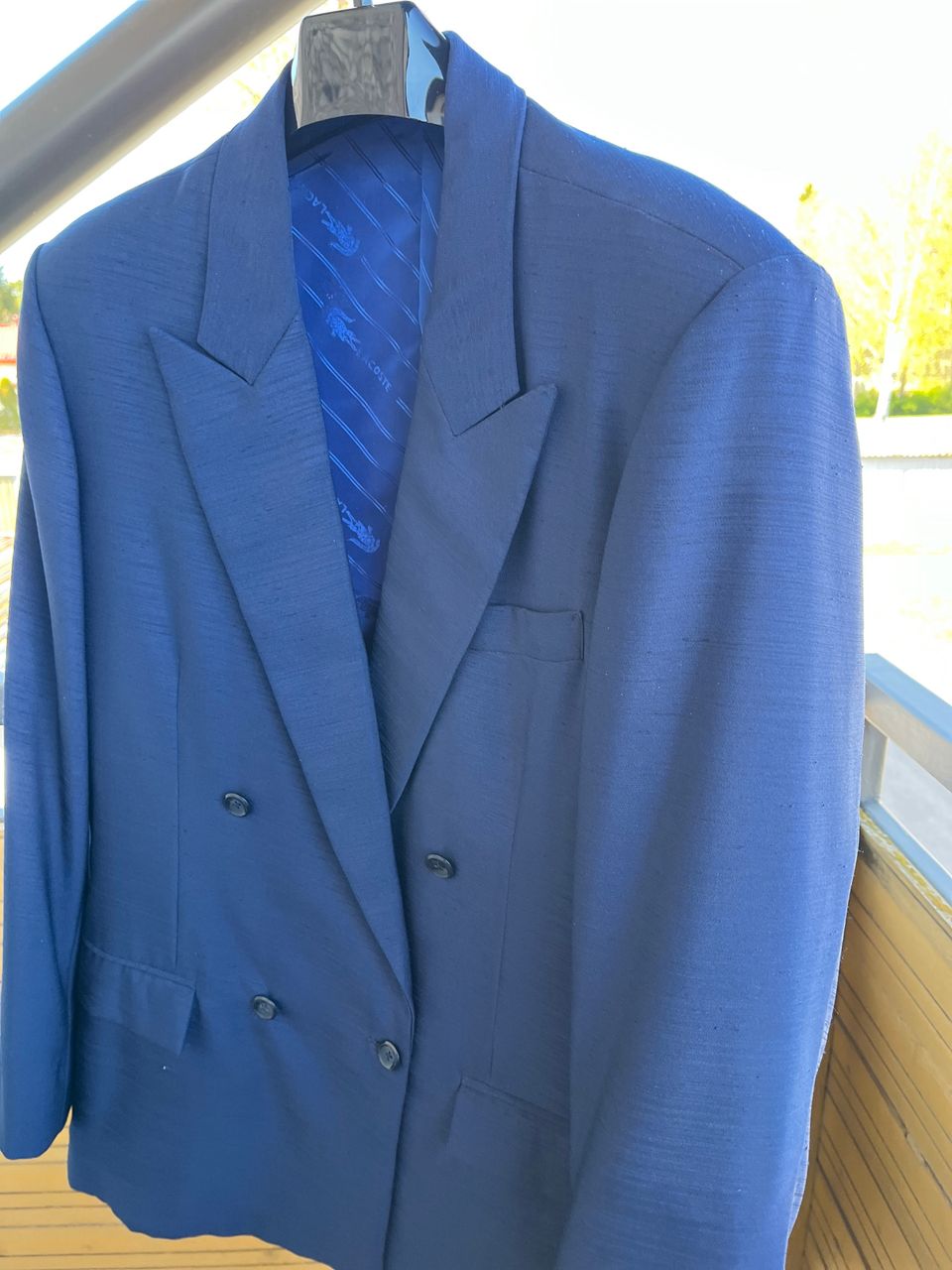 Silkkikankainen Upea Vintage puku . Tyylikkäälle miehellf edim kesähäihin