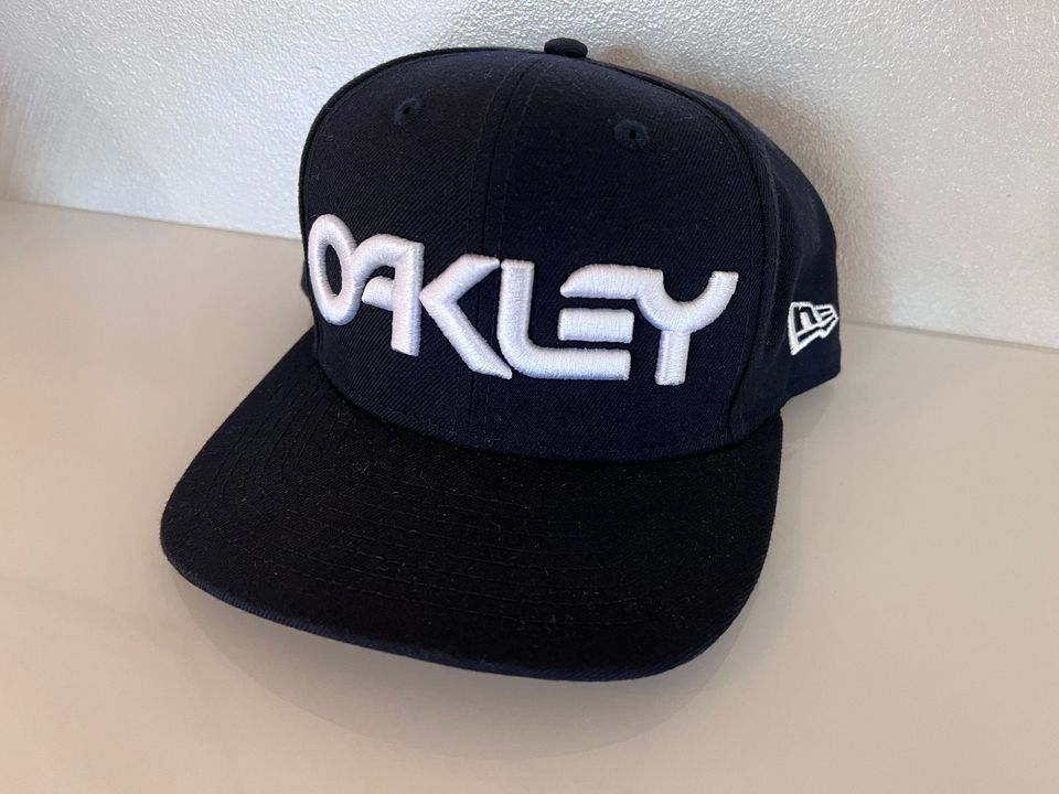 Oakley snapback