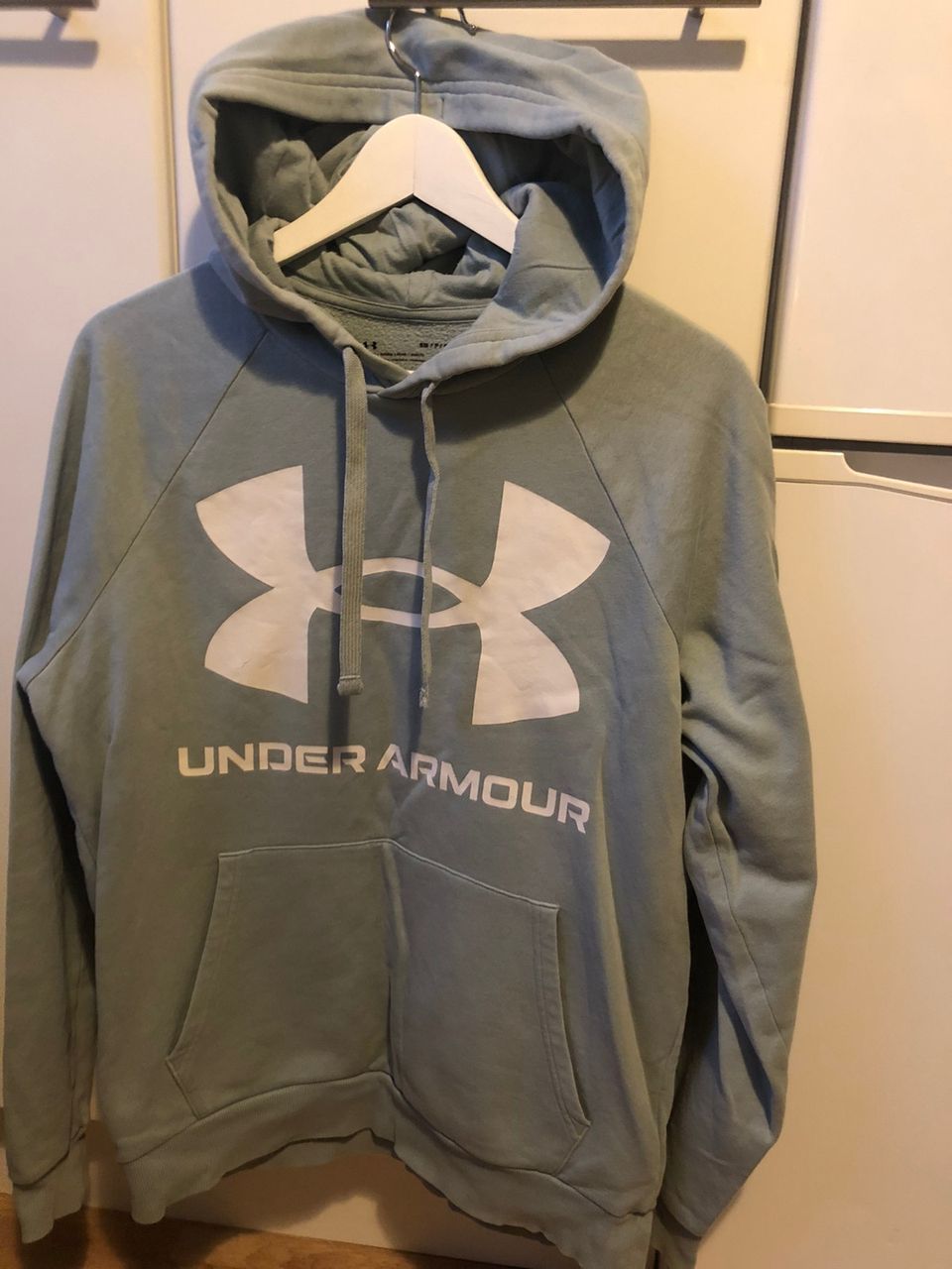 Under Armour huppari