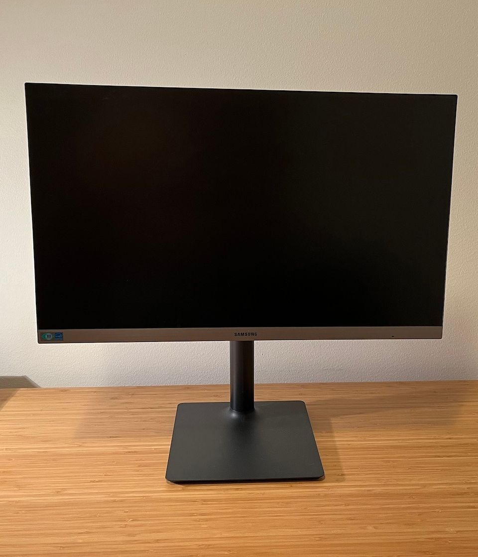 Samsung F24T650 24" -näyttö