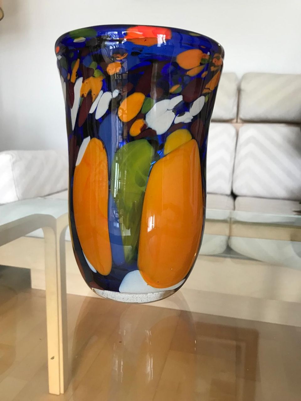 Värikäs design lasimaljakko