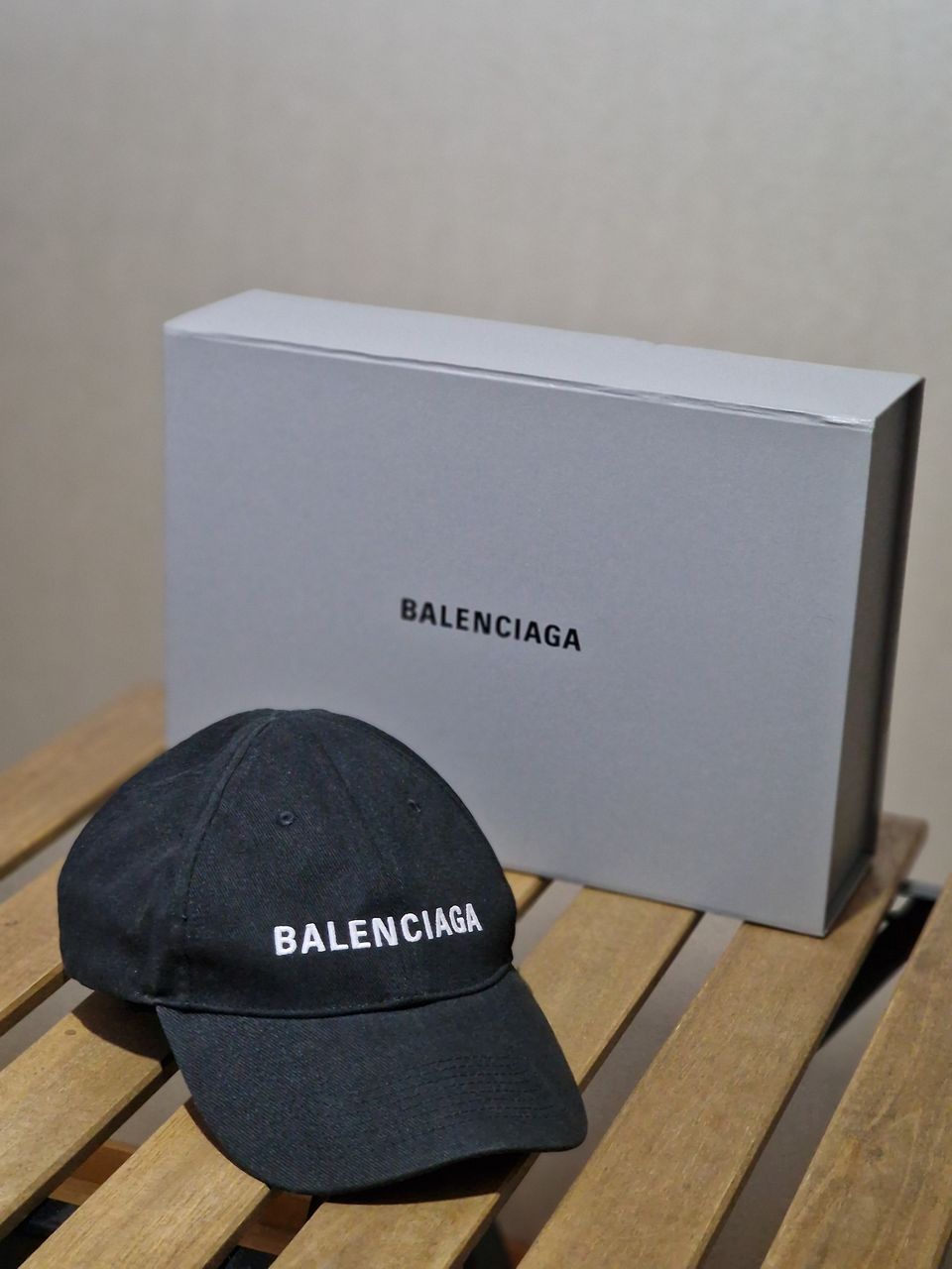 Balenciaga lippalakki