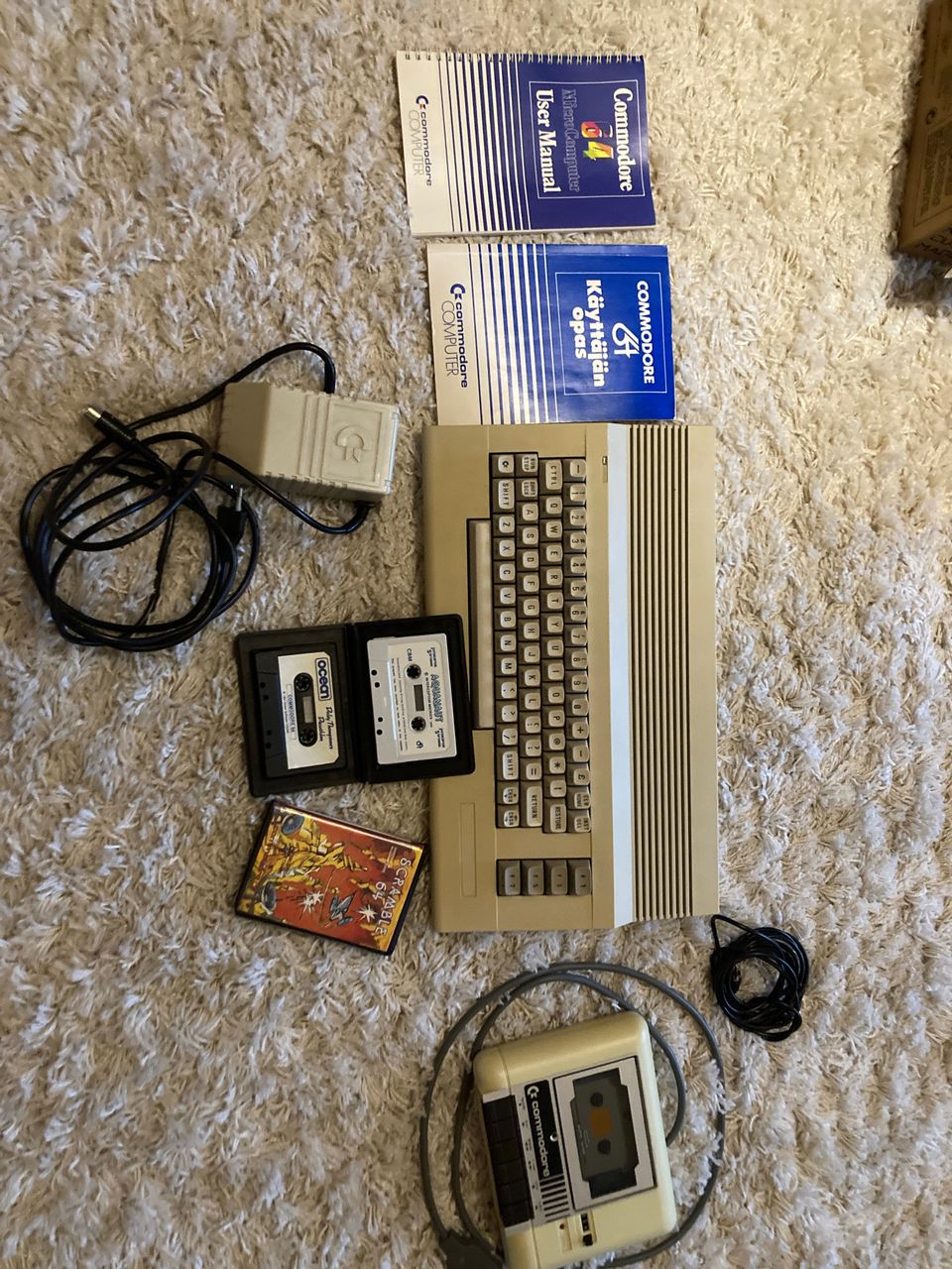 Commodore 64 HIENO KUNTOINEN! TOIMIVA!