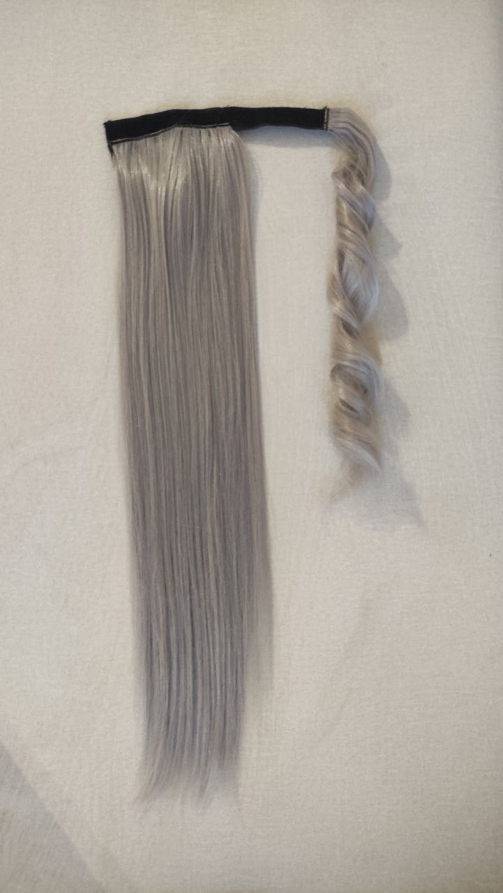 Hopea / harmaa synteettinen "ponytail" hiustenpidennys 55cm