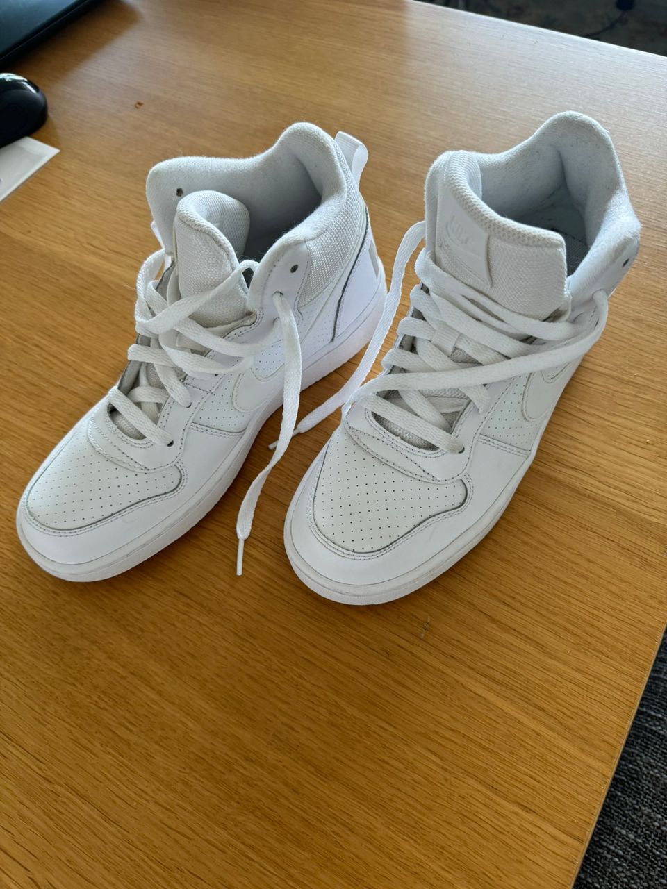 white Nike shoes