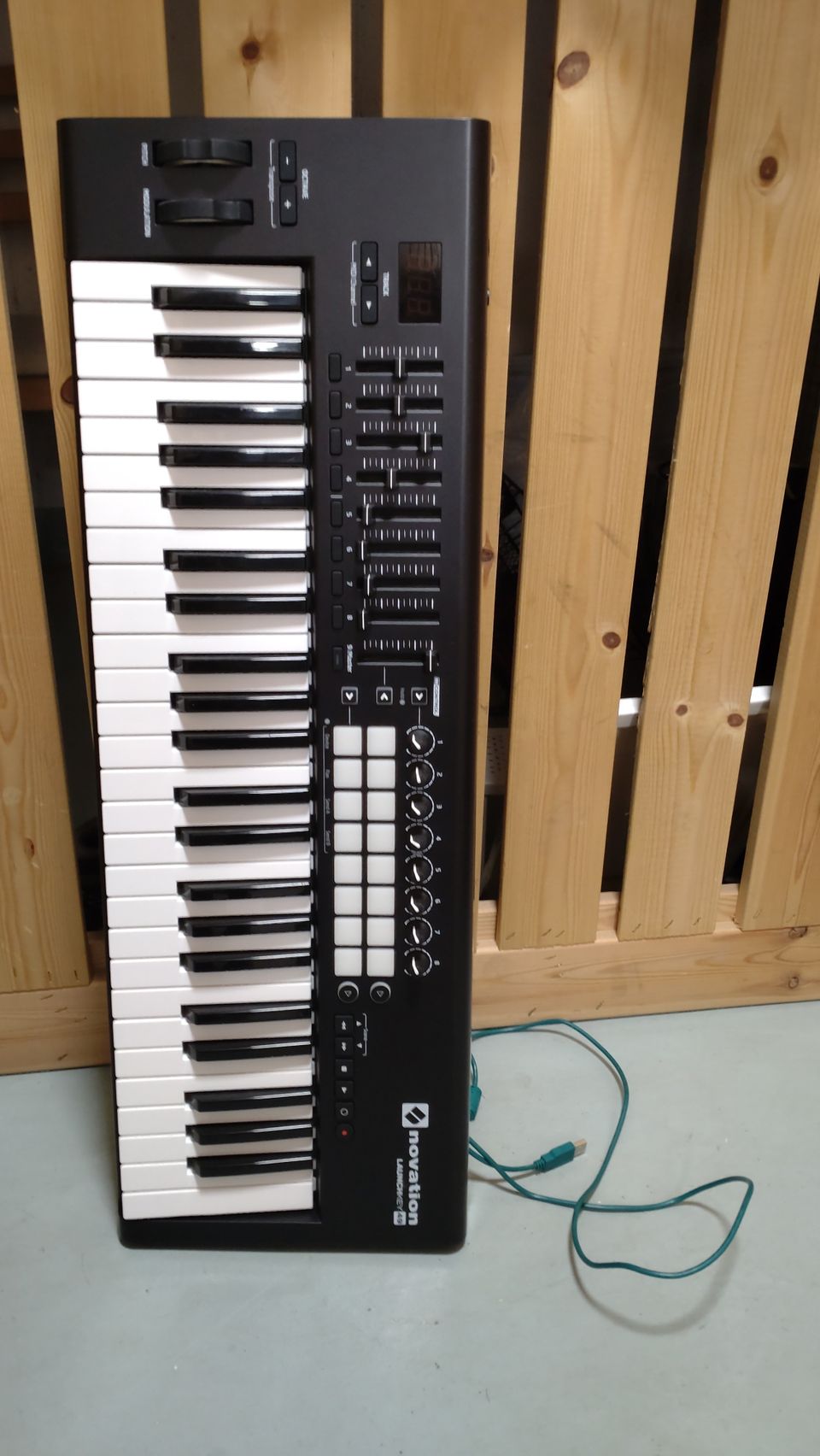 Novation Launchkey 49 MK2 MIDI-ohjain