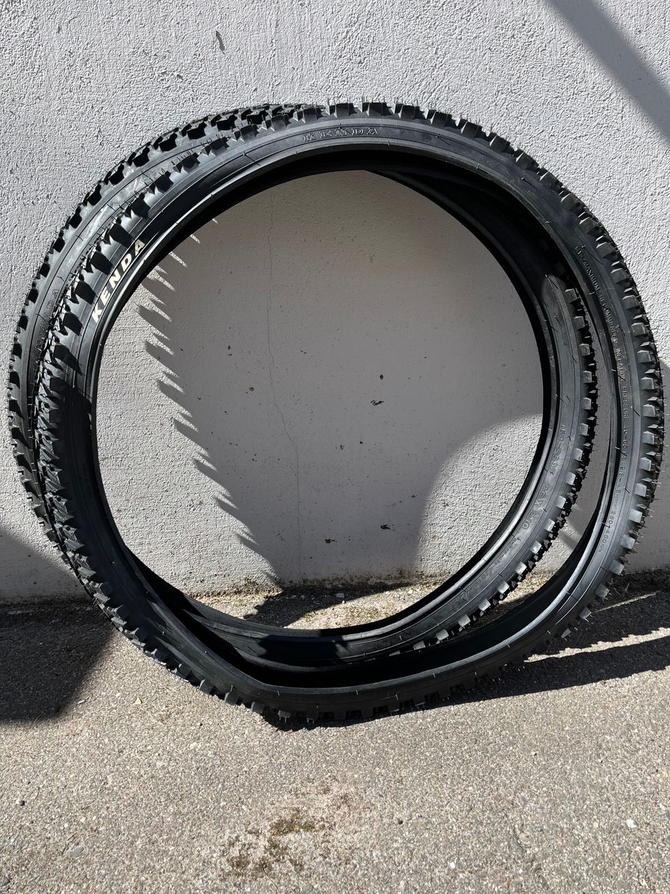 Brand new Kenda 26-inch wear-resistant, anti-skid and anti-puncture tires