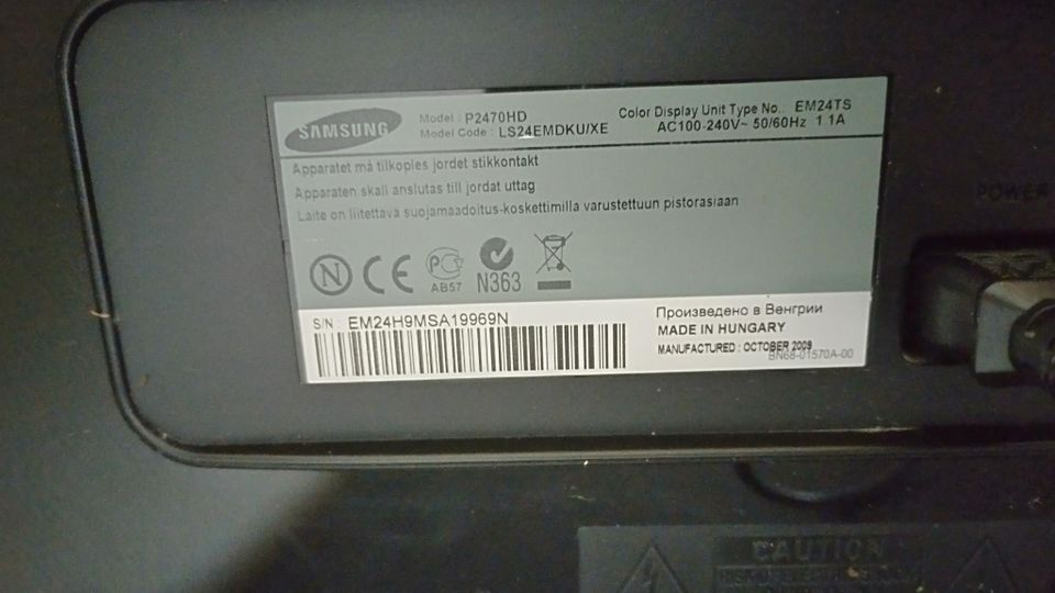 Samsung 24 " fullHD molemmilla digi virittimillä.