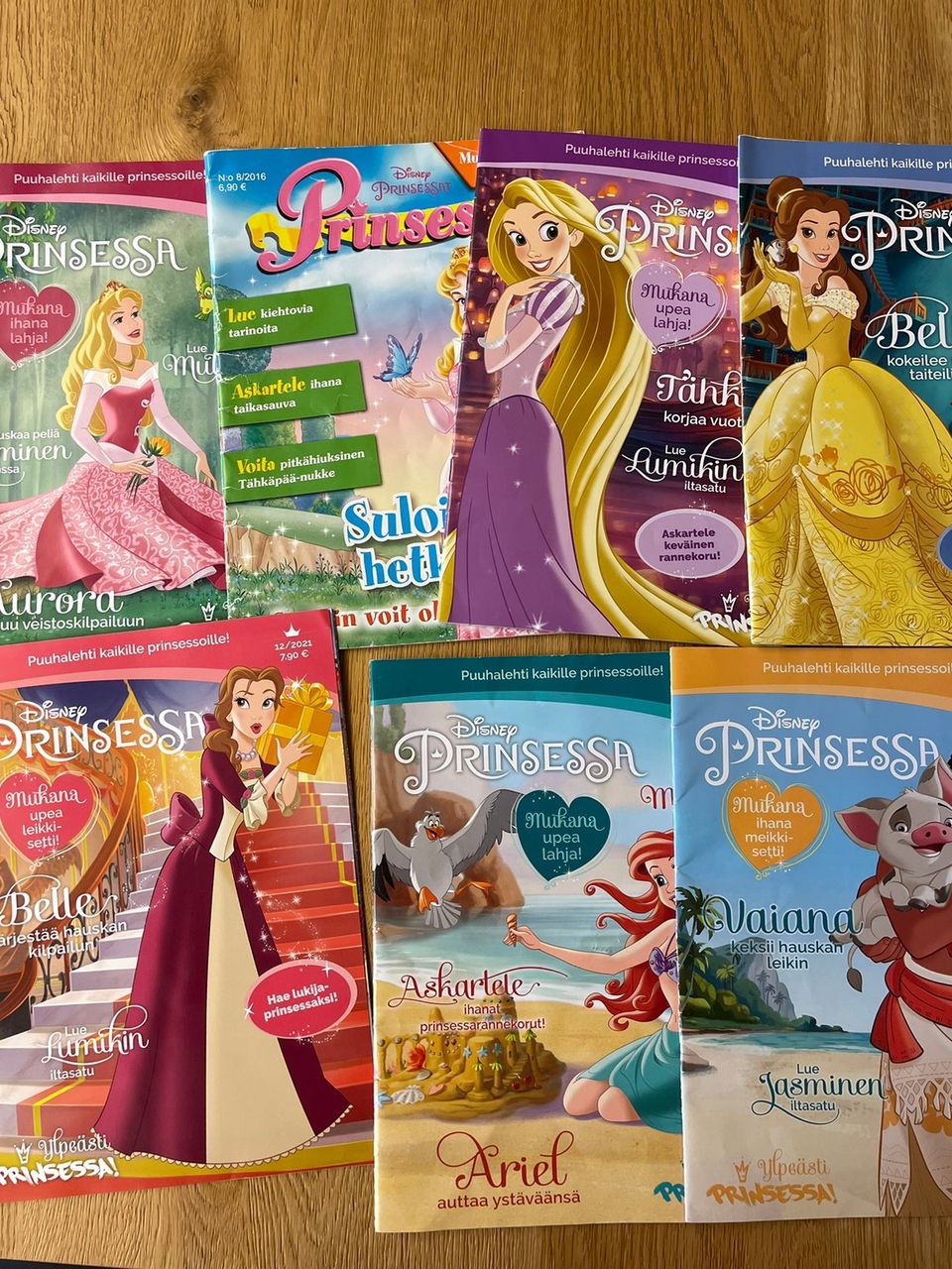 Prinsessa-lehtiä ja Frozen-lehtiä
