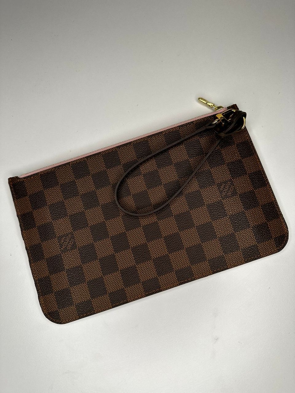 LV neverfull pochette