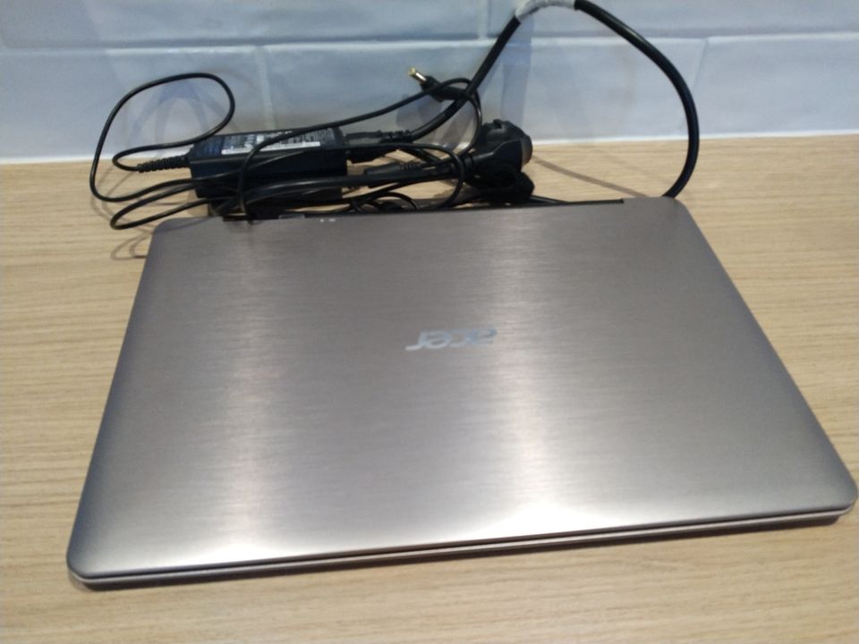 Acer ultrabook i3/4/500