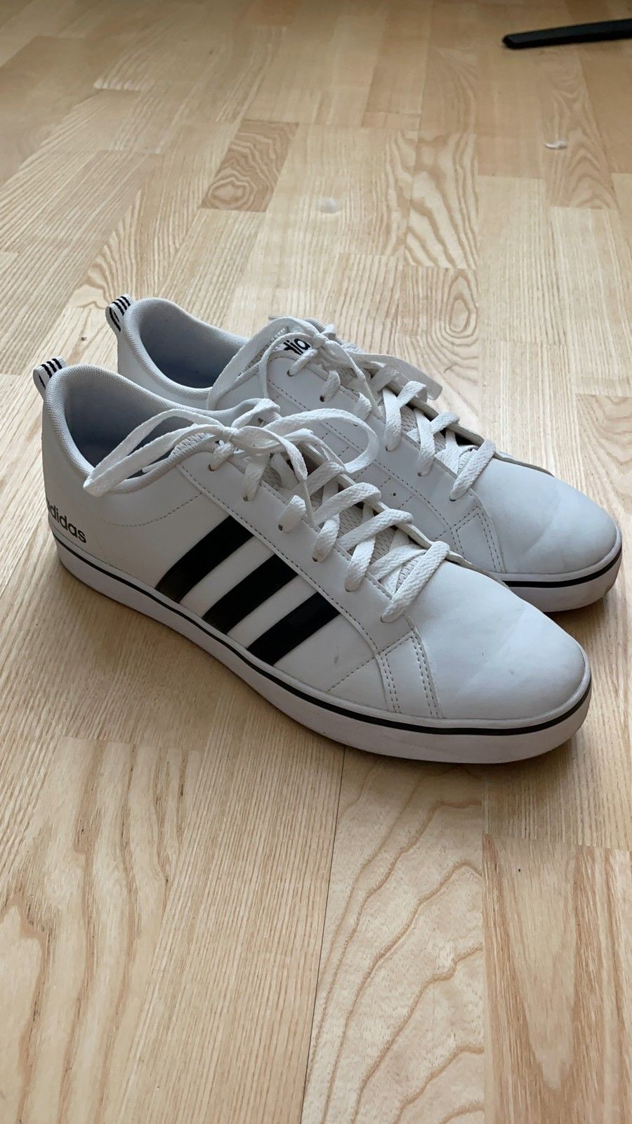 Adidas tennarit