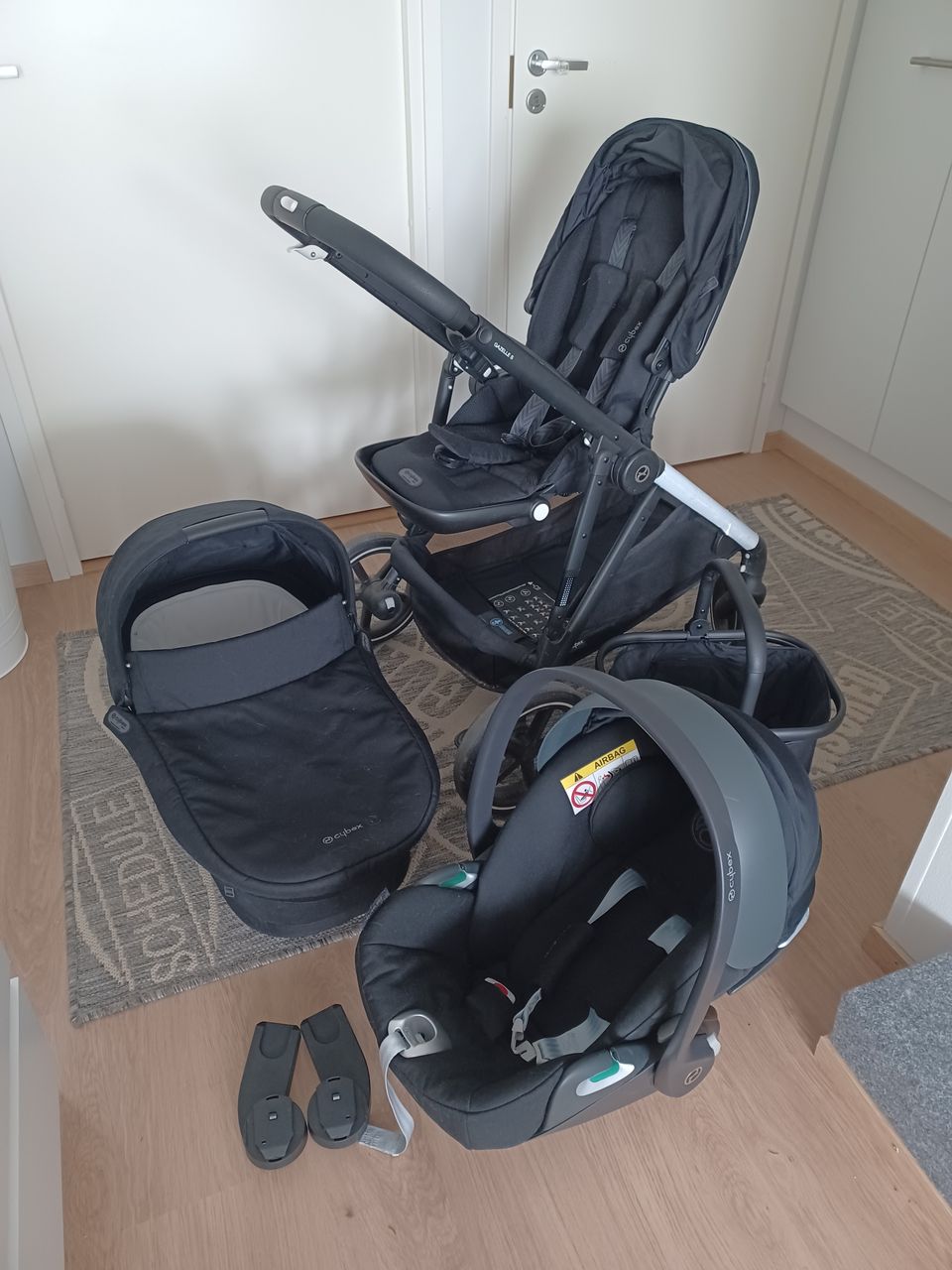 Cybex Gazelle S2 yhdistelmävaunut ja Cybex Cloud Z2- turvakaukalo+ telakka