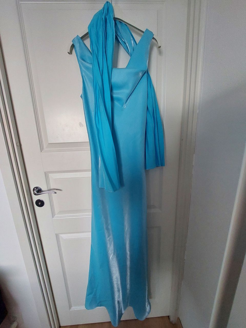 Sininen 90-luvun mekko