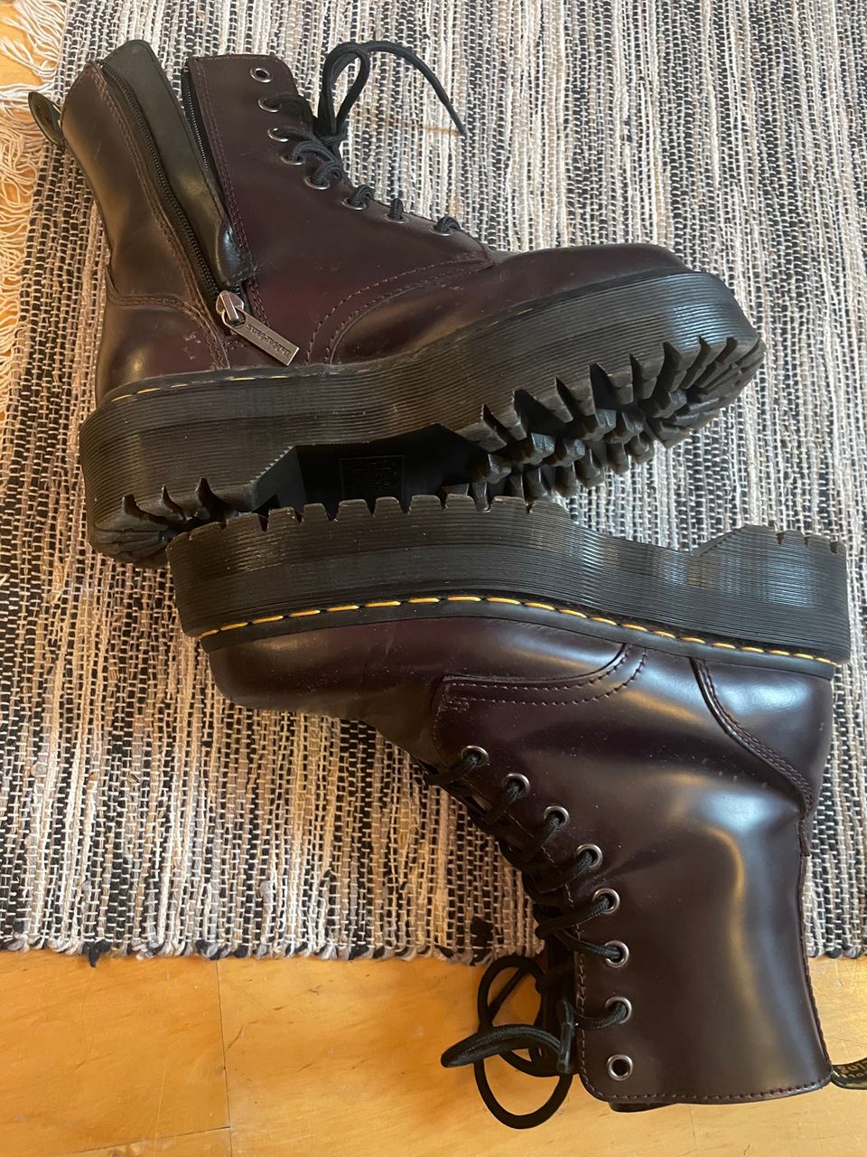 Dr. Martens Jadon, 38