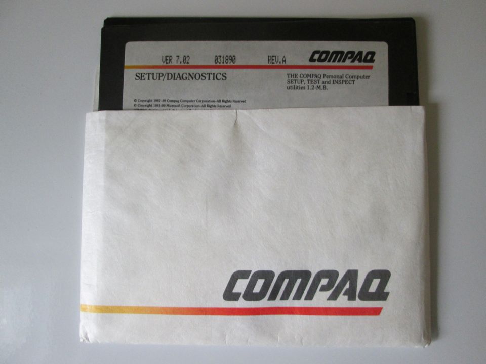 Alkuperäisiä asennus lerput 5.25"/ dvd eri kohteisiin, DOS, Excel, drivers jne