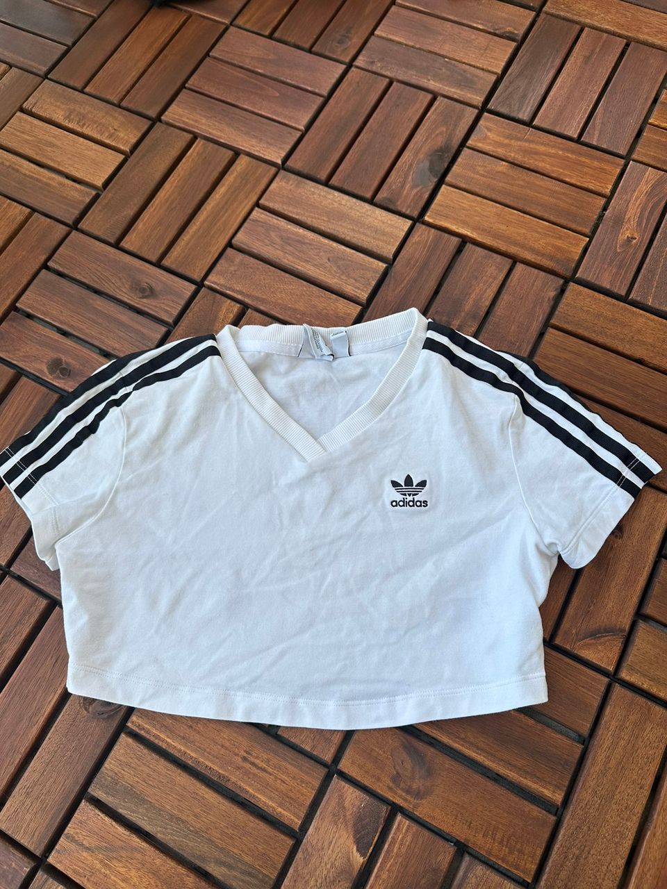 Adidas valkoinen t-paita