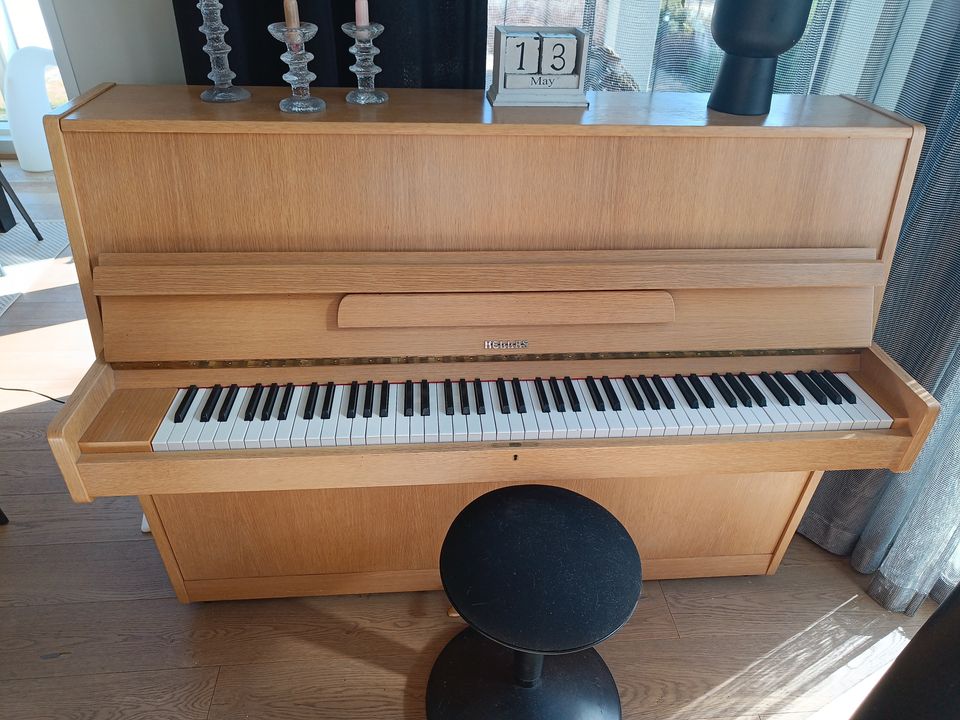 Hellas piano