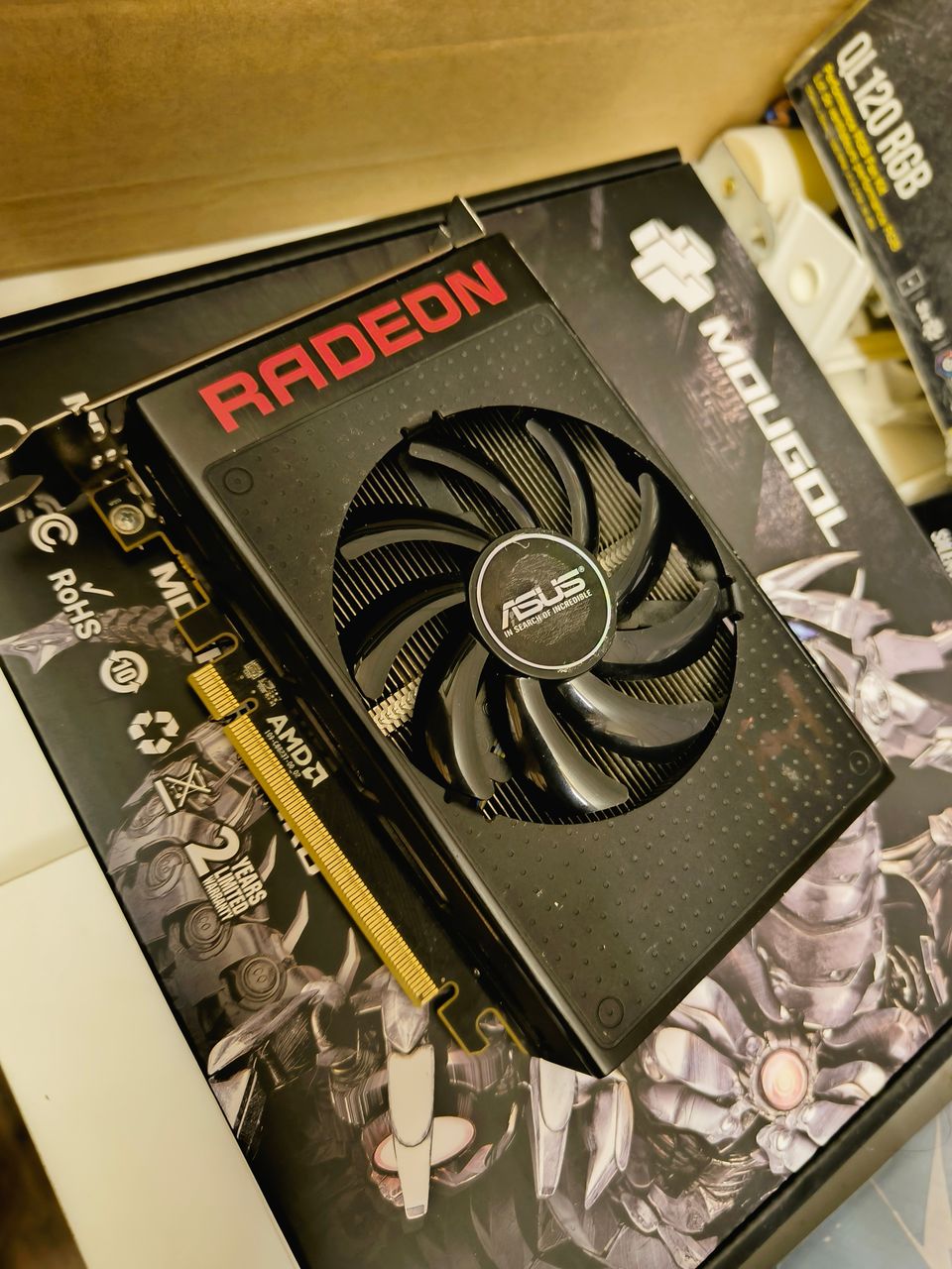R9 NANO AMD GPU Näytönohjain