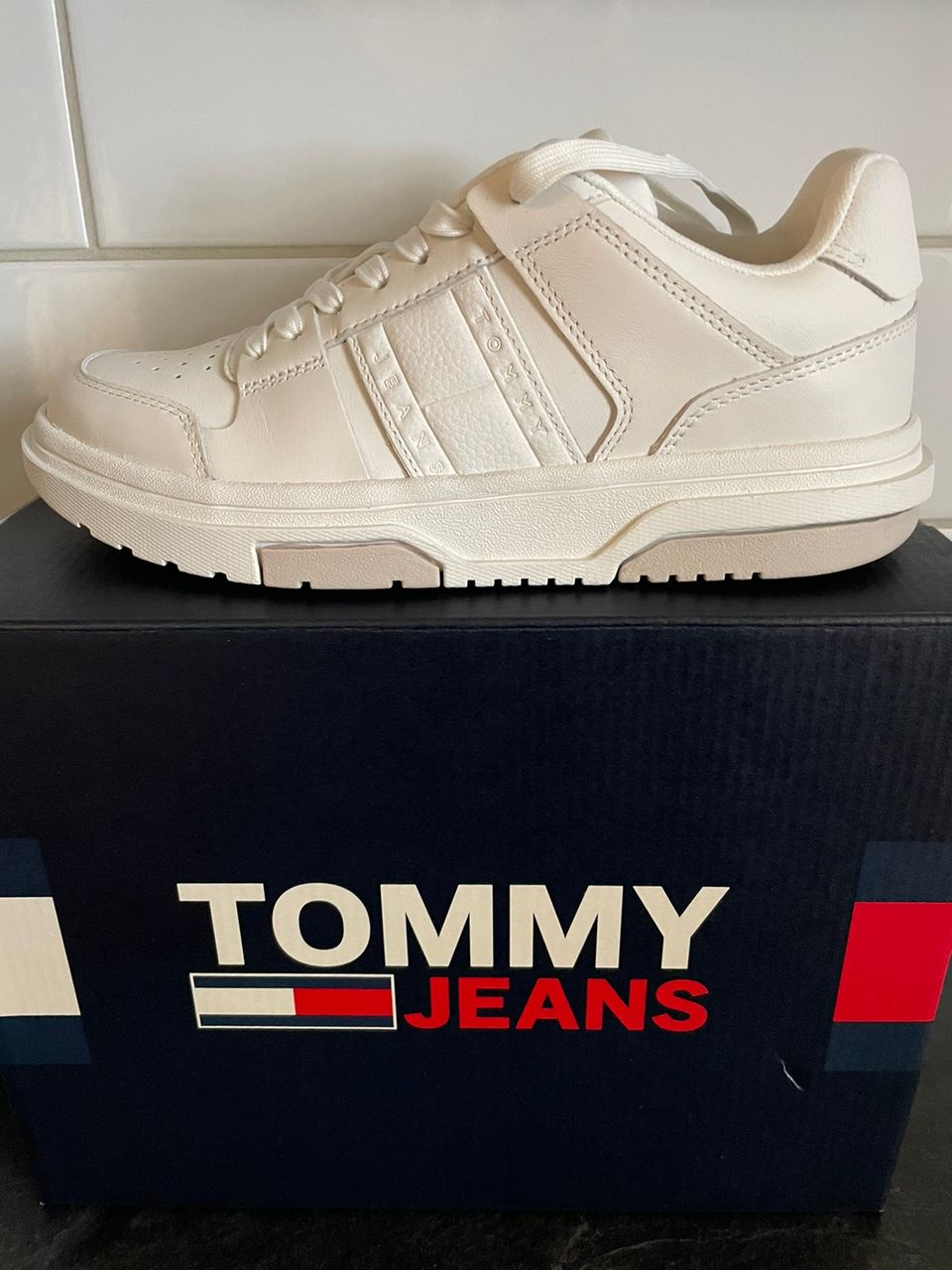 Uudet Tommy Jeans tennarit