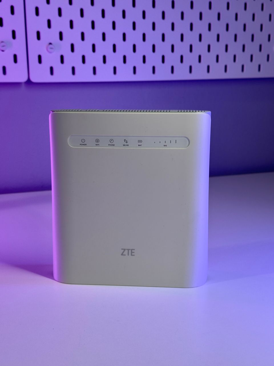 4G-Modeemi akkutuella ZTE MF286A