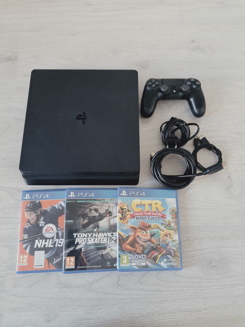 Playstation 4 slim 500Gt