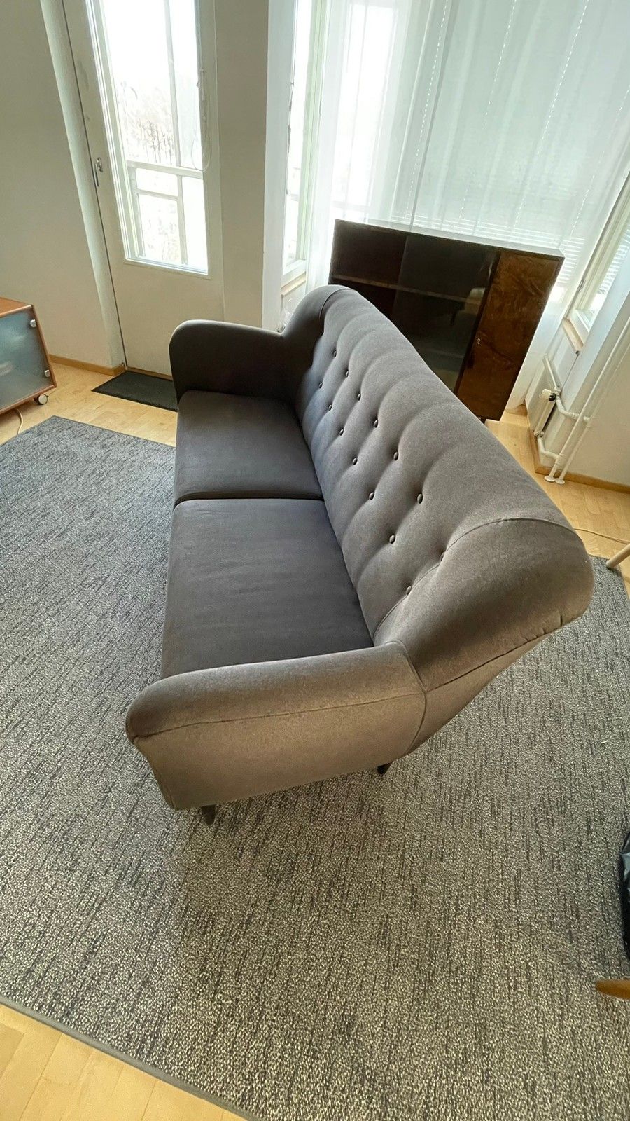 Siro ruskea sohva