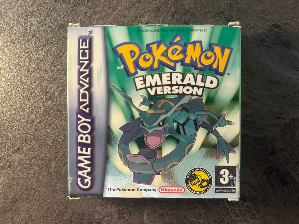 Pokemon Emerald Version GBA
