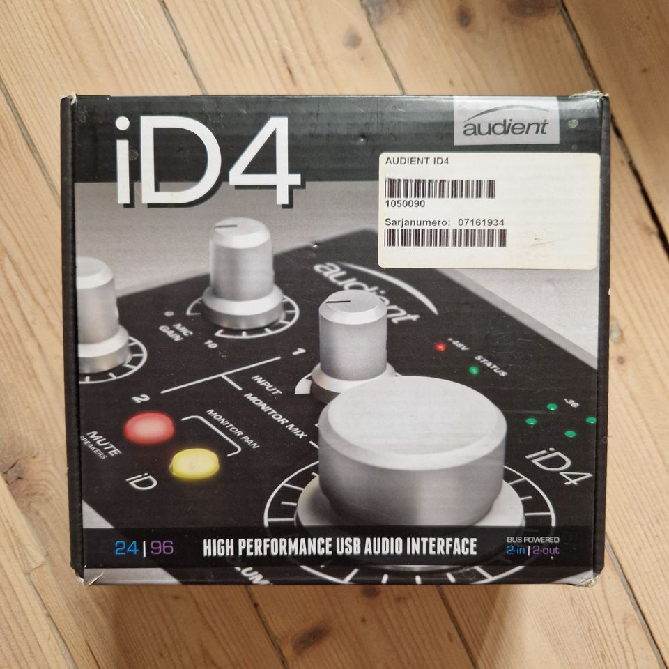 iD4 Audio interface