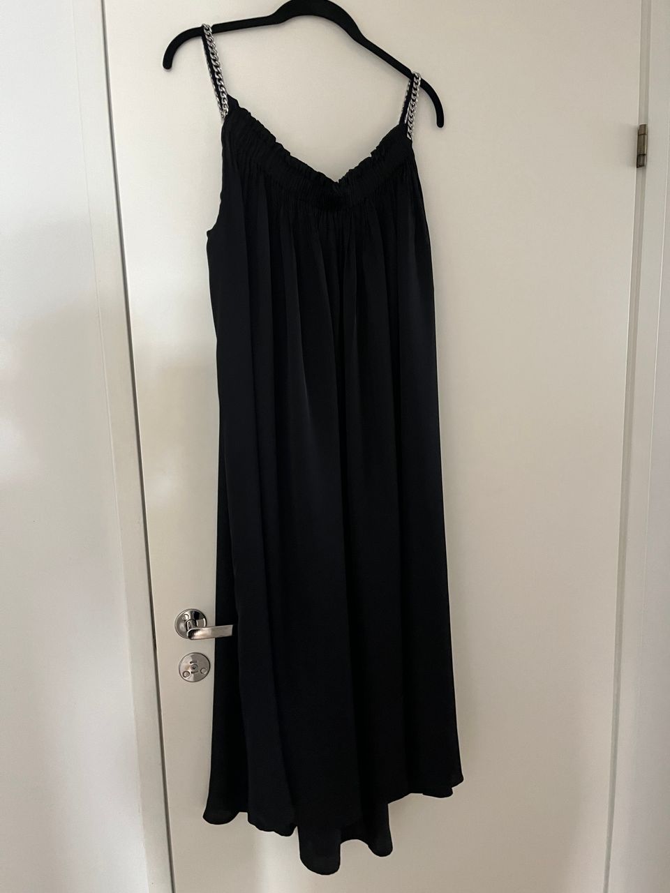 Musta mekko