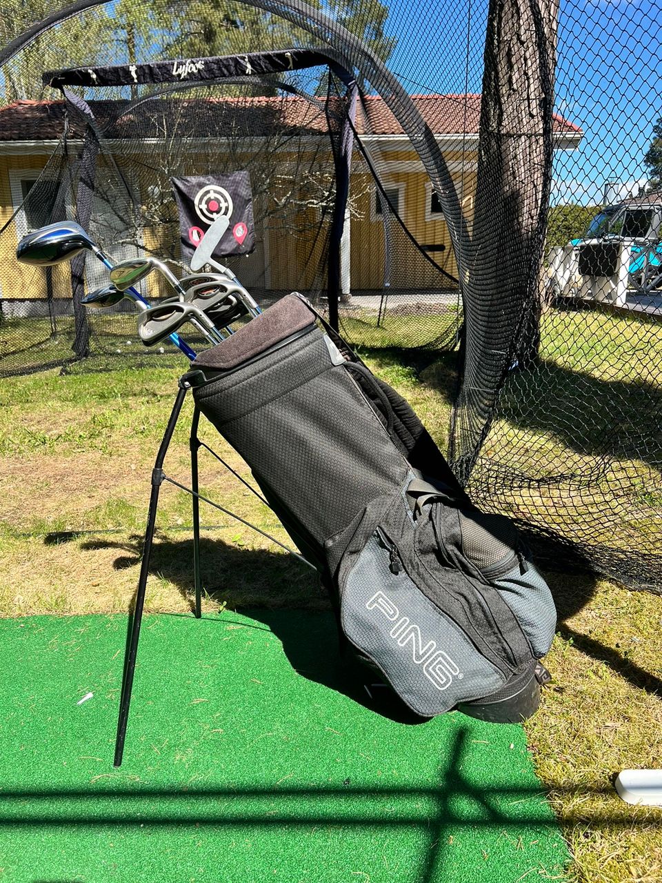 Ping Golf -setti, bag ja kuusi palloa