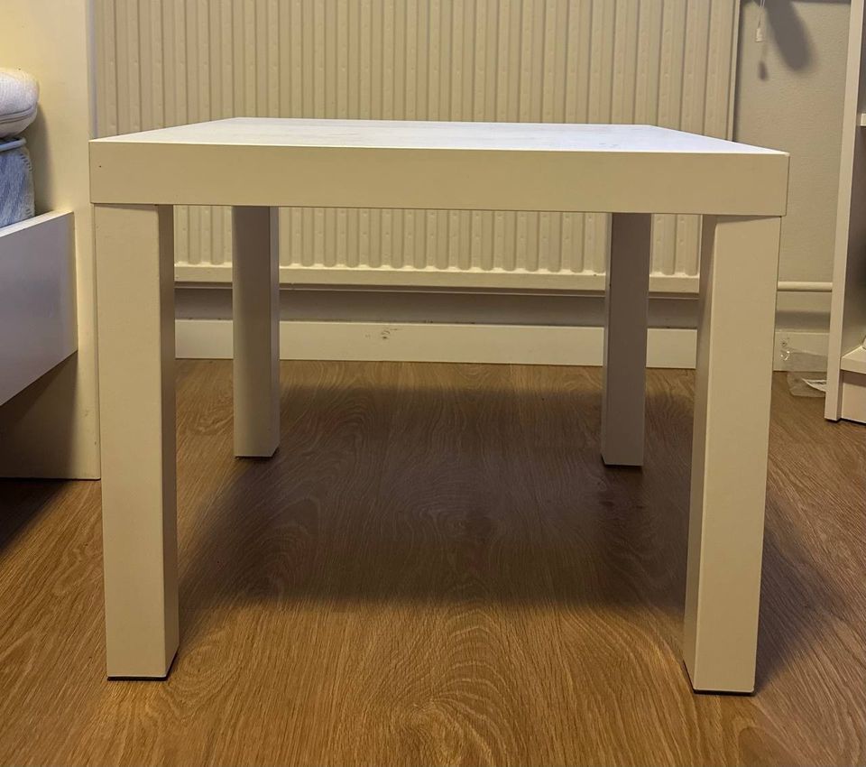 IKEA yöpöytä