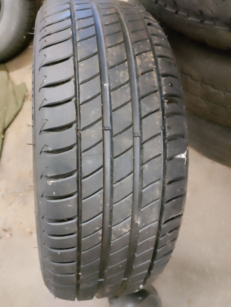 195/45R16 Michelin