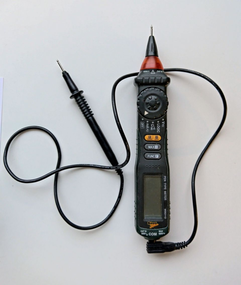Digitaalinen yleismittari, pen type meter
