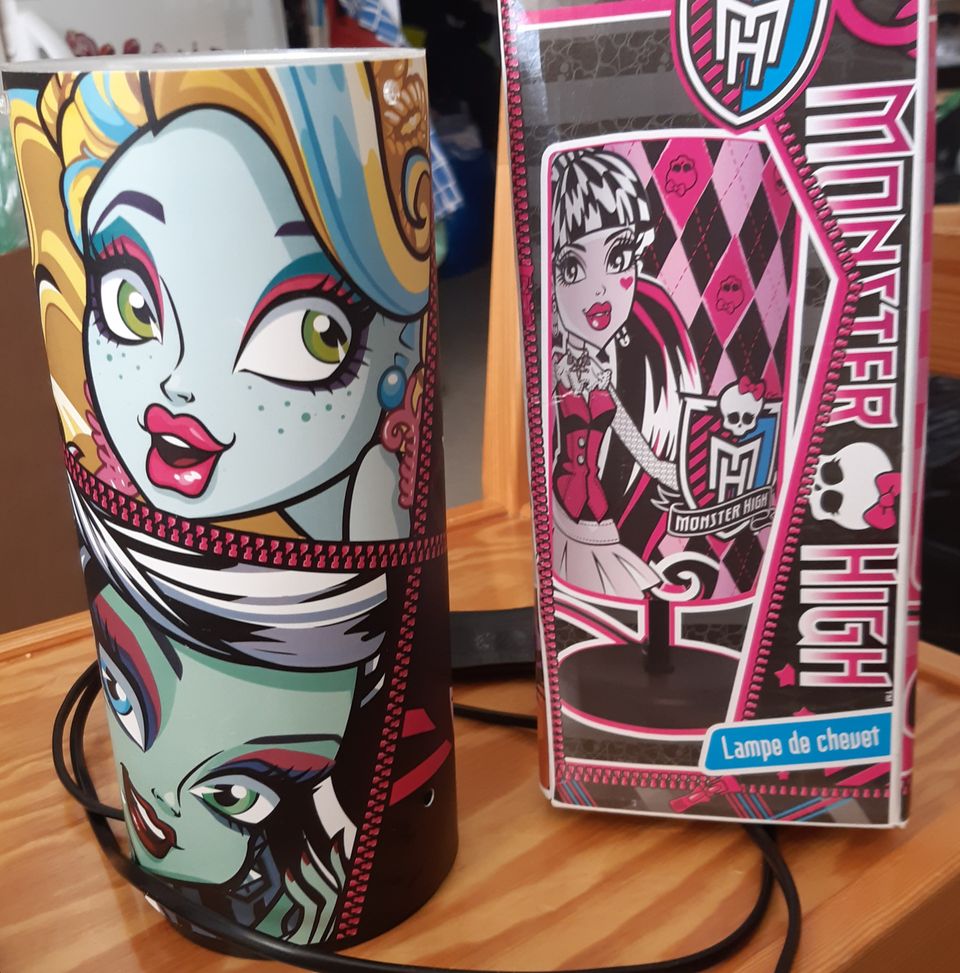 Monster High pöytälamppu